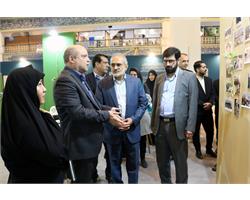 تصاویر بازدید آقای حسینی معاون پارلمانی رییس جمهور در روز سوم سی و یکمین نمایشگاه بین المللی قرآن کریم 46