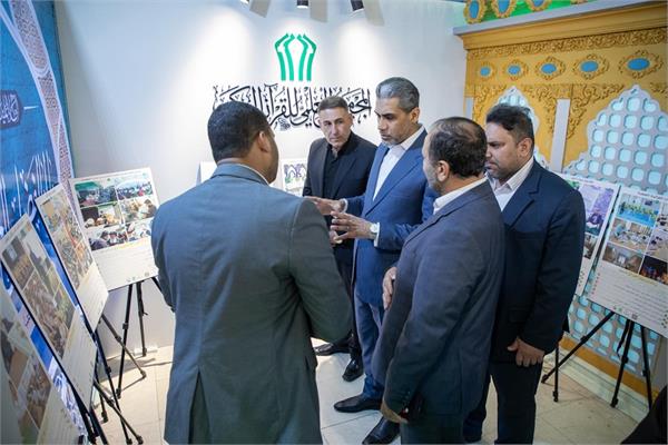 مستشار الملحقية الثقافية العراقية يطّلع على جناح العتبة العبّاسيّة في معرض طهران