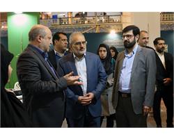 تصاویر بازدید آقای حسینی معاون پارلمانی رییس جمهور در روز سوم سی و یکمین نمایشگاه بین المللی قرآن کریم 45