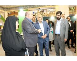 تصاویر بازدید آقای حسینی معاون پارلمانی رییس جمهور در روز سوم سی و یکمین نمایشگاه بین المللی قرآن کریم 47