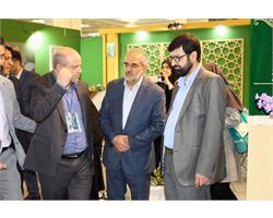 تصاویر بازدید آقای حسینی معاون پارلمانی رییس جمهور در روز سوم سی و یکمین نمایشگاه بین المللی قرآن کریم 43